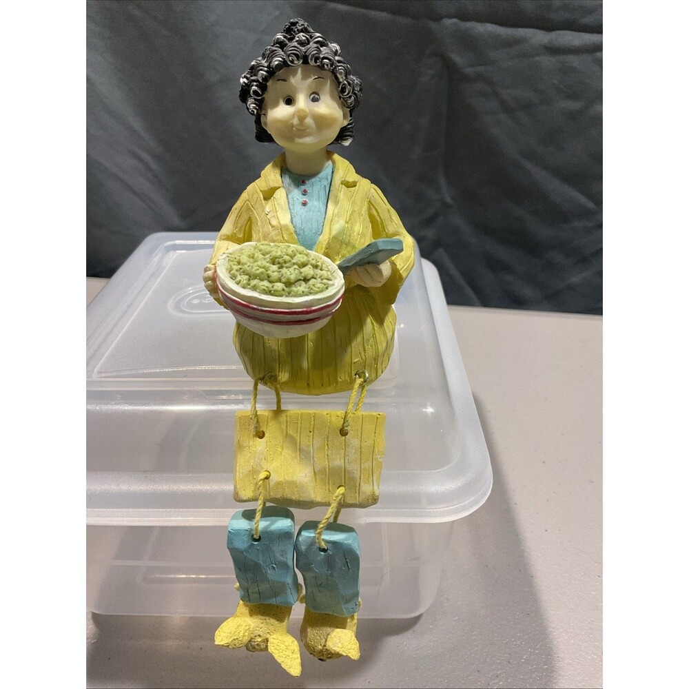 Vintage WMG 2003 Shelf Sitter Popcorn And Pajamas Lady